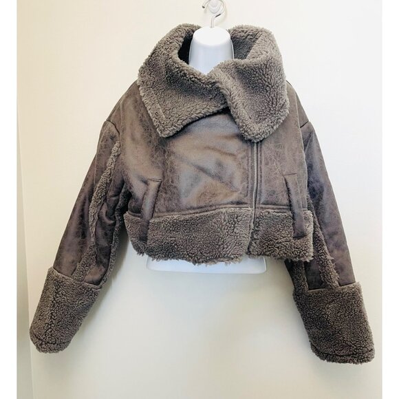 PrettyLittleThing Jackets & Blazers - PrettyLittleThing size 12 Faux Shearling Cropped Jacket With Tags Gray